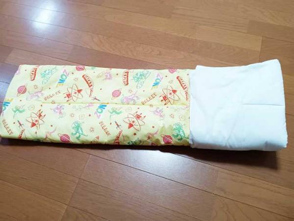 「このやり方…使える」　持ち運びに便利！　ふとんやタオルの簡単なたたみ方