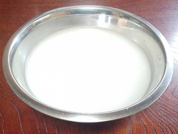 服についたガンコな醬油のシミ　いつもは捨ててしまう『アレ』を使うと？