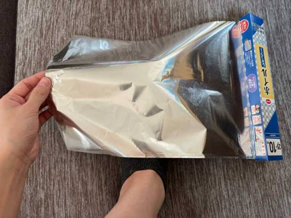 単に重ね履きをするよりも？　警視庁が推奨したやり方に「これはいい！」