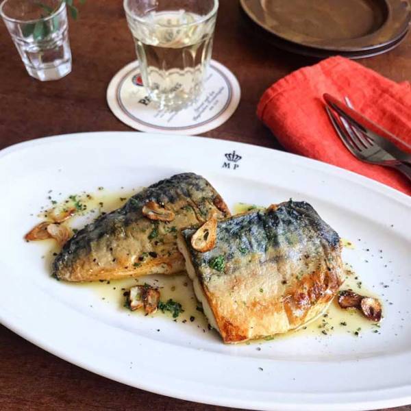 スーパーの安い塩サバ　焼く時に『ひと手間』加えると？　「突然オシャレに」