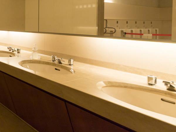 トイレで『痛恨のミス』に気付いた池谷実悠アナ　写真に「これはつらい」「ごめん笑った」