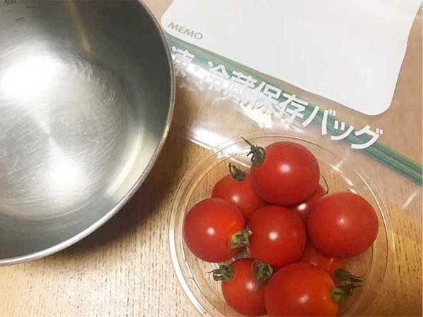 スープにもすぐに使える！　ミニトマトの皮むきがあっという間にできる方法