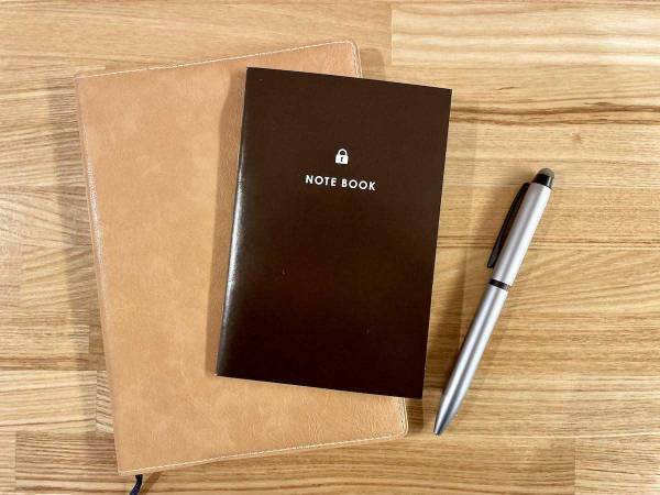 １００均で手に入る『パスワード管理ノート』で、デジタル情報を見やすく整理！