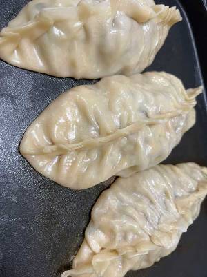 「なんかデカくない…？」　仕事から帰宅した妻が目にした、夫の料理に衝撃！