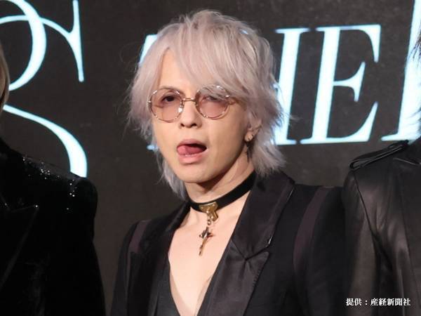 HYDEが『中学の先輩』とのツーショットを公開　まさかの人物に「すごいご縁」