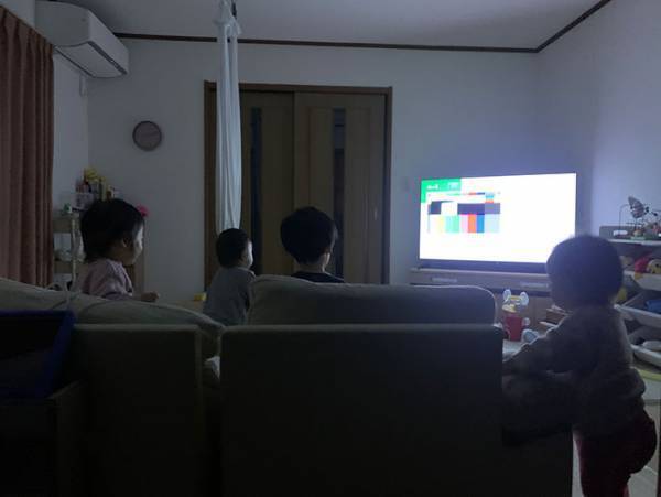 目覚めた瞬間に違和感　リビングを覗いた親が見た光景に「怖すぎ！」