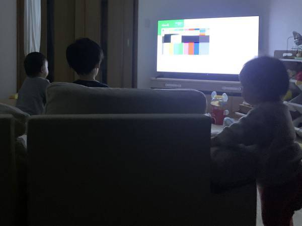 目覚めた瞬間に違和感　リビングを覗いた親が見た光景に「怖すぎ！」