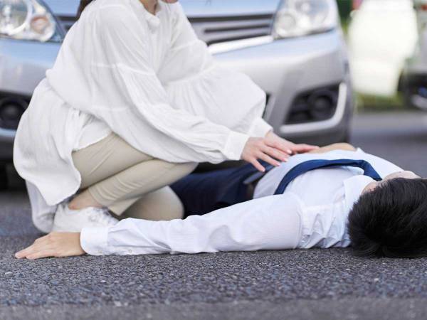 介護士です、元警官です…　次に登場した男性の『スキル』に「笑った」「大事だ」