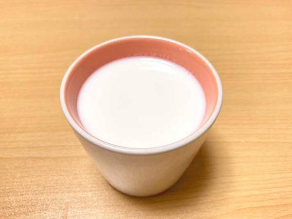 「ホットミルクの膜が苦手…」　そんな時、ひと工夫してから温めると？