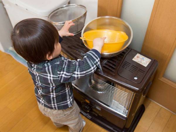 「暖房器具などによるやけどに注意！」　消費者庁の注意喚起に、ハッとする