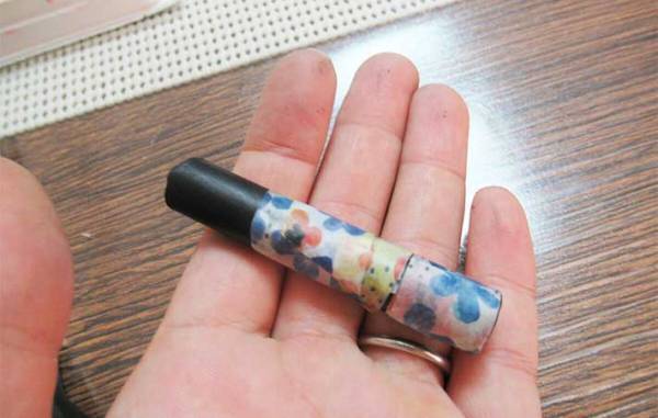 クレヨンの巻紙が破けたら…　家にある○○を使って！