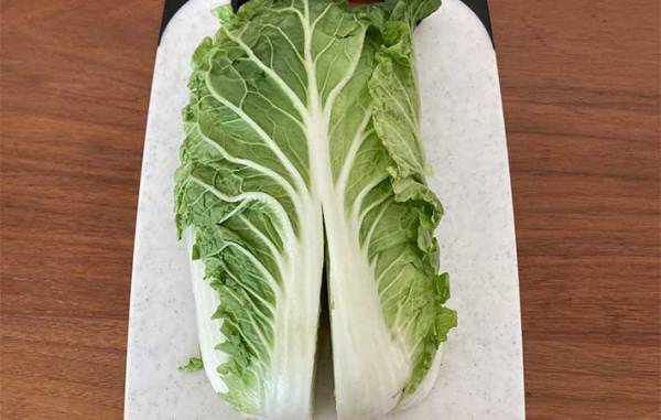 もうイライラしない！　白菜がバラバラにならないカット方法