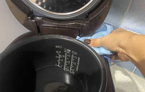 面倒くさそうな炊飯器の掃除…　手入れの方法に「意外とラクだった」