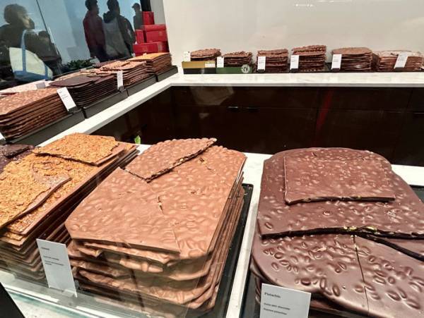 アメリカで売っていた『板チョコ』に「笑った」「違う、そうじゃない！」