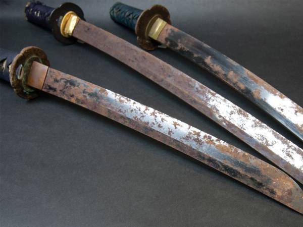 年末の大掃除でギョッ！　刀や銃が出てきた時の対処に「大騒ぎになるから大切」