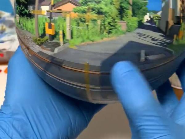 「別世界を映す鏡みたい」「脳みそがバグる」　球体を映した動画に驚き！