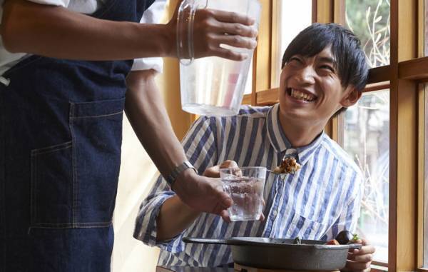 妊娠中の妻がつわりで困った状態に　店員に事情を話すと「明日来て」といわれ？