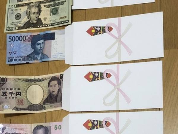 中学生の姪にあげるお年玉　封筒を『８枚』も用意した理由に「ありだな」「勉強になる」