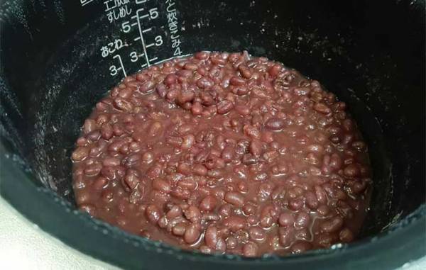 【あんこ好き必見】市販のあんこはもう買わない！？　炊飯器で作る方法がこちら！