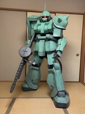 「成人式のスーツ、これだと地味かな？」　写真に「爆笑した」「むしろ主役だろ！」