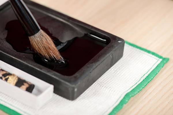 成人式で振袖に『墨』をかける事件が勃発　開明墨汁の声明に「泣ける」「ありがとう」