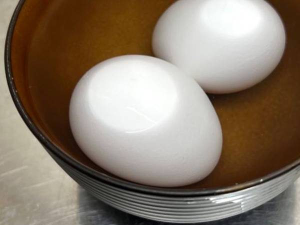 目玉焼きを作る前に知ってほしい『豆知識』　超簡単な技に「素晴らしい」「絶対やる！」