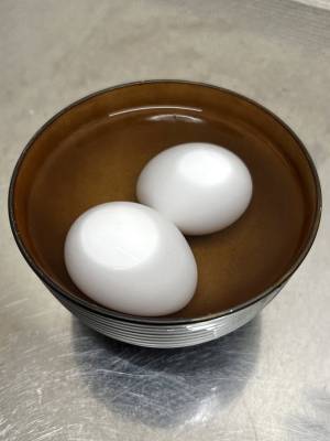 目玉焼きを作る前に知ってほしい『豆知識』　超簡単な技に「素晴らしい」「絶対やる！」