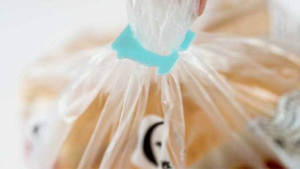 いつも捨ててる『食パンのアレ』　SNSで話題の収納アイデアに「万能すぎる」