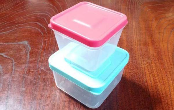 わざわざ箸を汚したくない…！　発見したトング付きの容器が「便利すぎる」「手入れもラク」