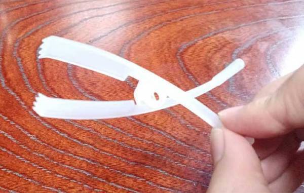 わざわざ箸を汚したくない…！　発見したトング付きの容器が「便利すぎる」「手入れもラク」