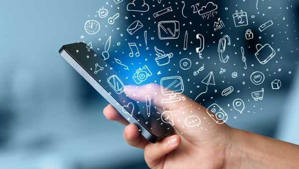 「頼むと３００万…？」「文系でもできそう」　自分でアプリを作る若者　続出する理由とは？