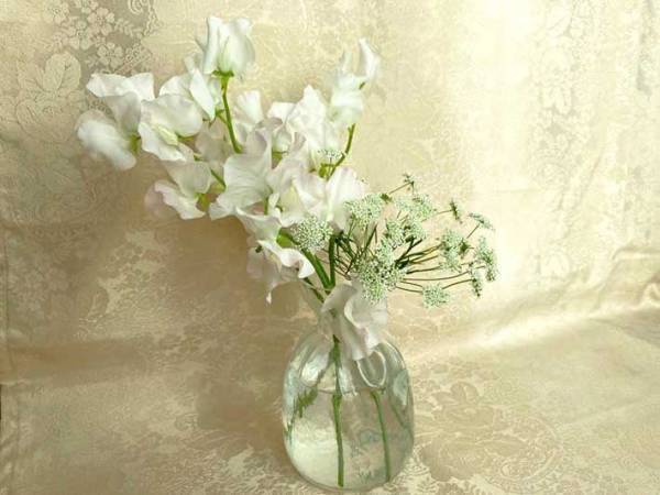 調味料と漂白剤で生花を長持ちさせる方法に「驚いた！」