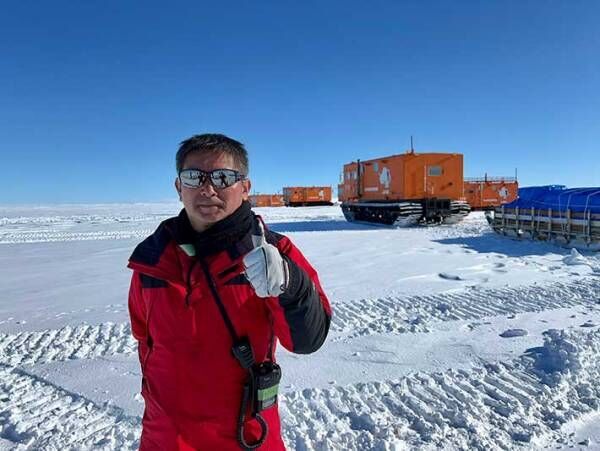 「ガチャピンが遂に南極に初上陸！」南極ライブ中継に映り込むハプニングも、無事帰国！
