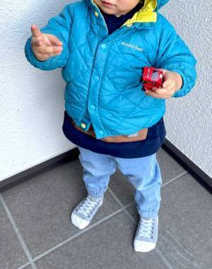 「見事な擬態」「気付かなかった」　玄関で２歳児を見てハッとした『ある間違い』とは？