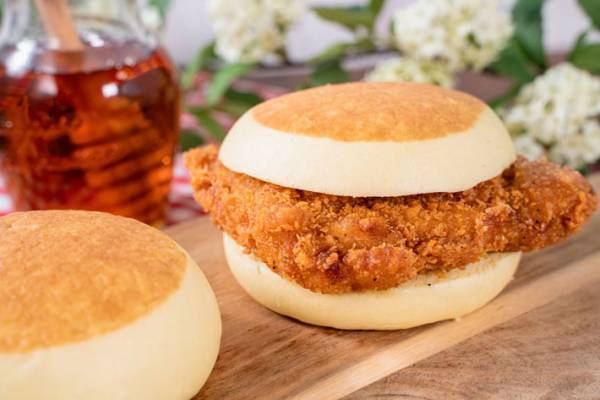 ファミマから、森永製菓監修『ホットケーキまん』２０２３年１月２４日に発売