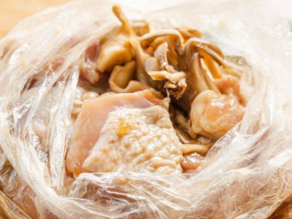 カレーを作る時、ポリ袋を使ったコツに「これはありがたい」「知恵に感謝」