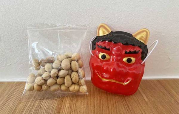 鬼をやっつけろ！　思わず買いたくなるカルディの『節分豆グッズ』とは？