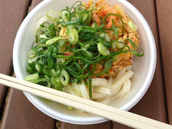 麺だけでも十分うまそう　香川の袋うどん、なんと製造元は…