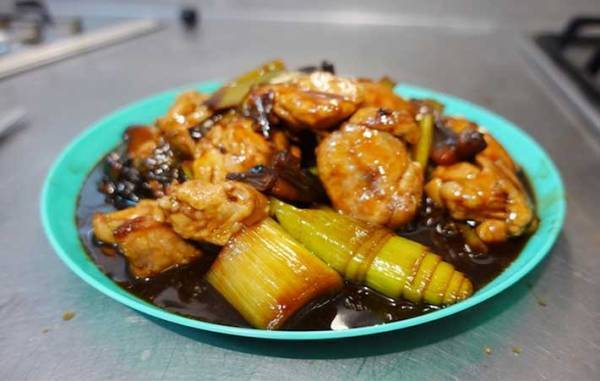 旅先で『謎の調味料』を発見　調理師免許を駆使して、和食を作ったら？「驚いた！」