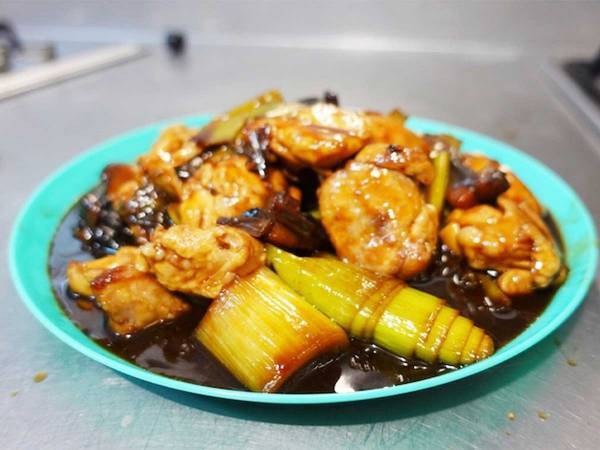 旅先で『謎の調味料』を発見　調理師免許を駆使して、和食を作ったら？「驚いた！」