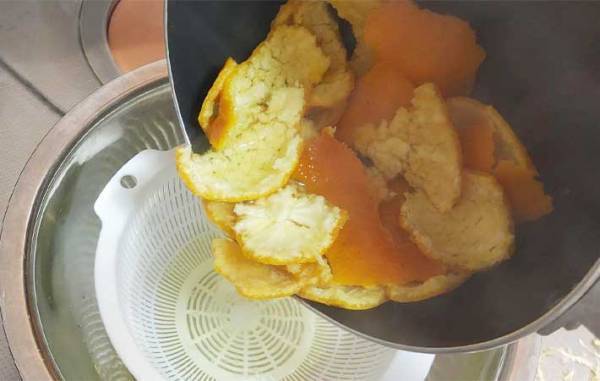 いつも捨ててるミカンの皮　驚きの活用法に「万能すぎる」「ストックしたい」