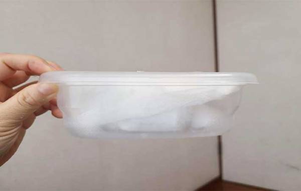 岩のように固まった砂糖がサラふわに！　放置するだけの『簡単テクニック』とは？