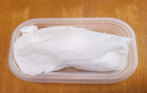 岩のように固まった砂糖がサラふわに！　放置するだけの『簡単テクニック』とは？