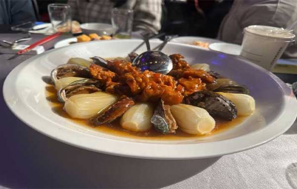 『ある会場』に軽装で集まる男女　イベントの正体に「ウソでしょ！」「日本と全然違う」