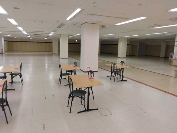 「ククク…怖いか…？」　イオン店内の写真に、２４万人が『いいね』