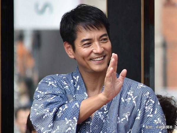 沢村一樹が息子３人との『家族ショット』を公開　浴衣姿に「レアな１枚」「混ざりたい」