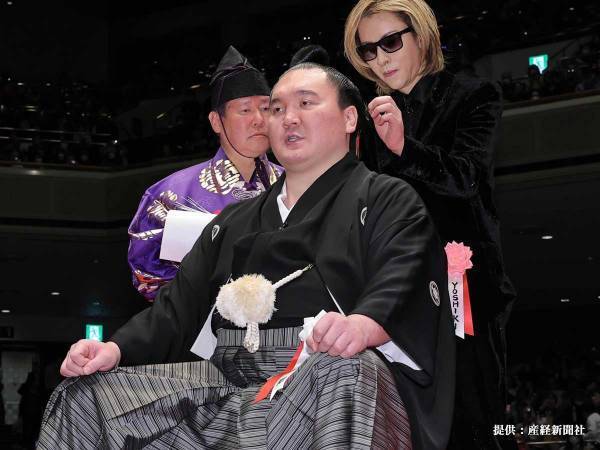 元横綱白鵬の『断髪式』に感動　GACKTやYOSHIKIなど著名人が参加するなか、娘が？