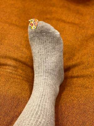 靴下に大きな穴が…　すると２歳の息子が？　「なんて優しい」「かわいすぎる」