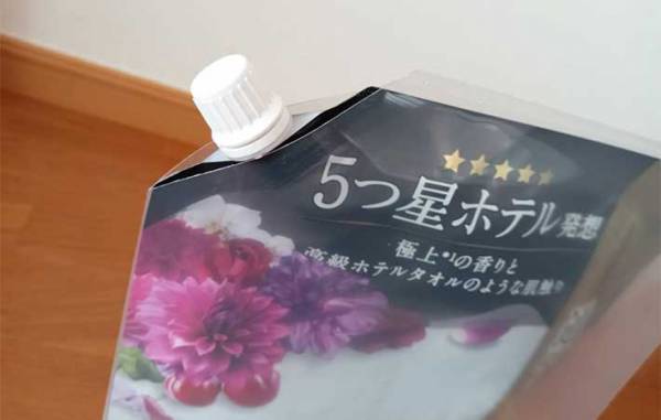 よくこぼれる大容量の詰め替え洗剤　『あの文房具』を被せてみたら？「安定した！」