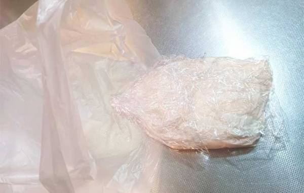 「生クリームを絞り袋に入れるの面倒…」　元カフェ店員おすすめのコツに、目からウロコ！